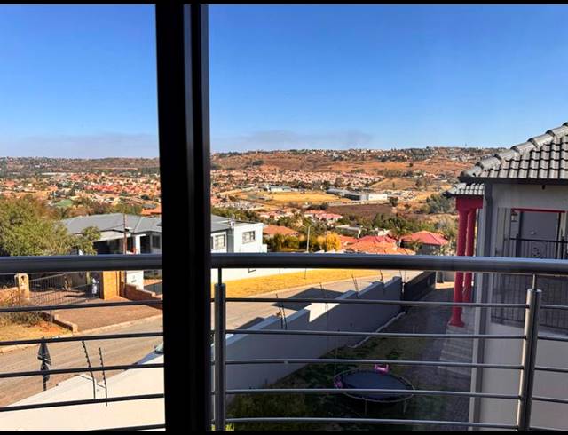 3 BEDROOM HOUSE FOR SALE IN RANGEVIEW EXT 4